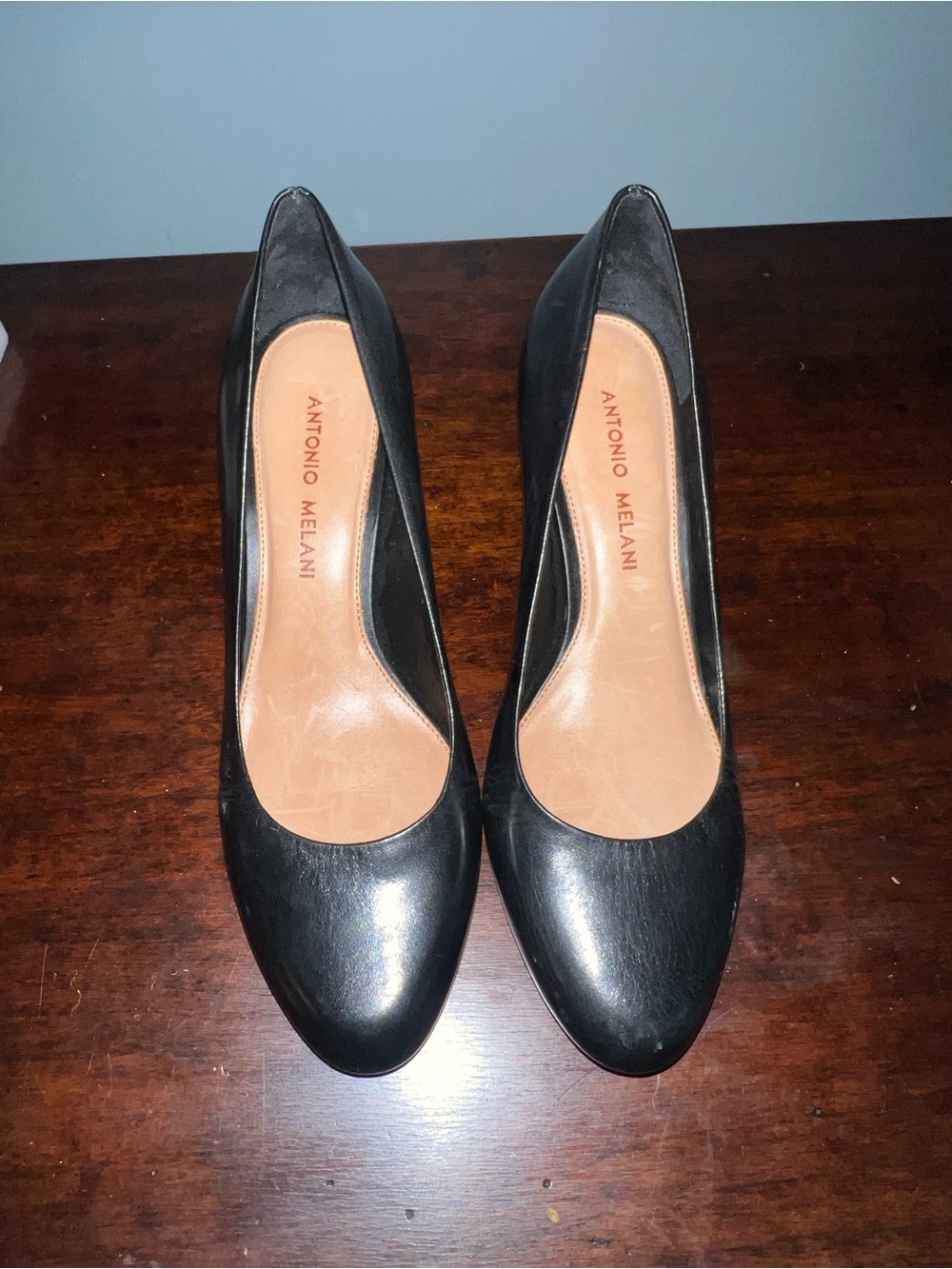 ANTONIO MELANI Black Leather Classic Round-Toe Pumps